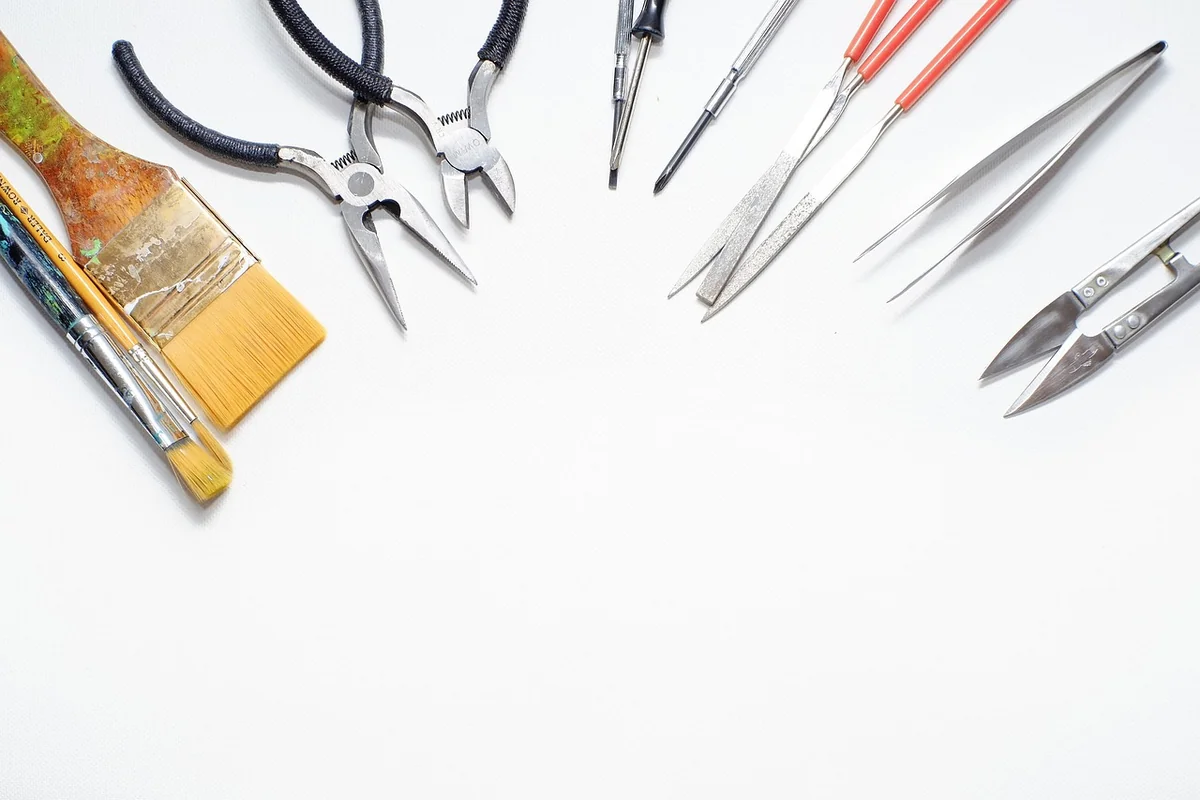 Les outils indispensables pour débuter en bricolage : le guide ultime 2026