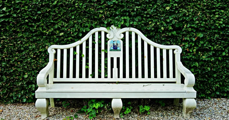 Le tableau comparatif des essences pour meuble de jardin